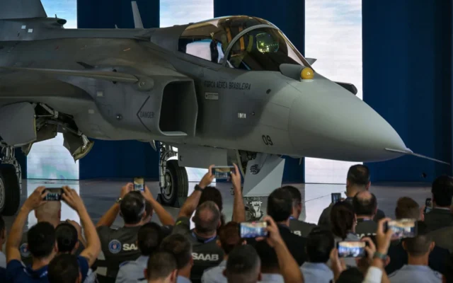 Saham Saab Melonjak Usai Pesanan Jet Tempur Ukraina Melonjak