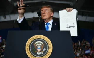Perintah Eksekutif Trump Targetkan Biaya Asuransi Hipotek