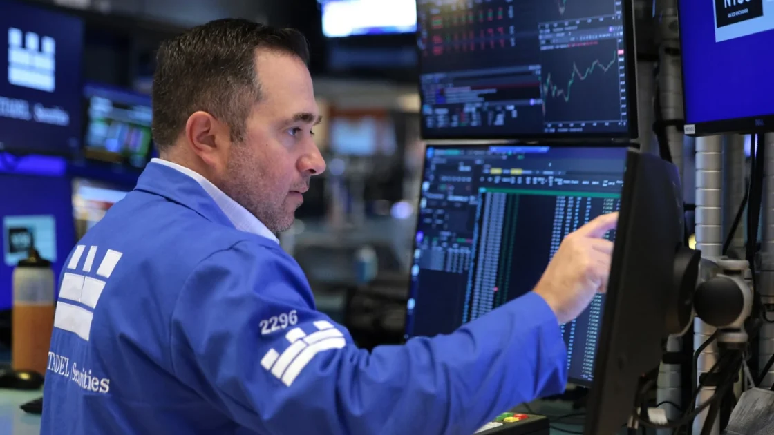 Kontrak Berjangka Nasdaq-100 Anjlok Akibat Saham Amazon