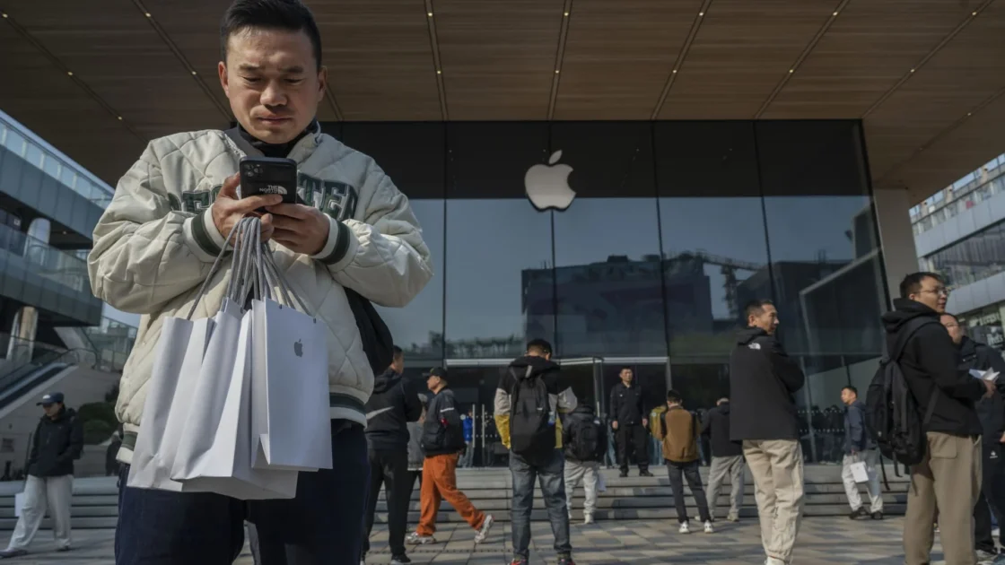 Calo iPhone Duo Tawar Harga Tinggi di Beijing