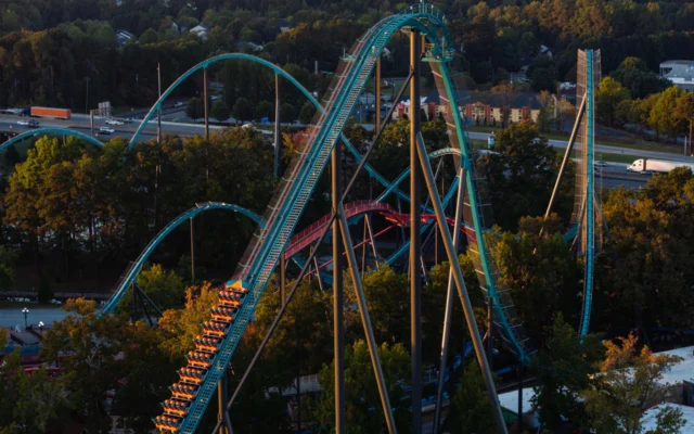 Six Flags Pasang Sabuk Pengaman Setelah Kecelakaan Maut