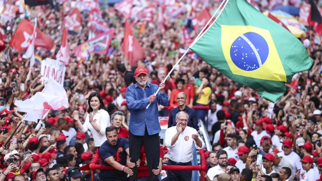 Lula Menangi Pemilu Bersejarah Brasil, Bolsonaro Tolak Kalah