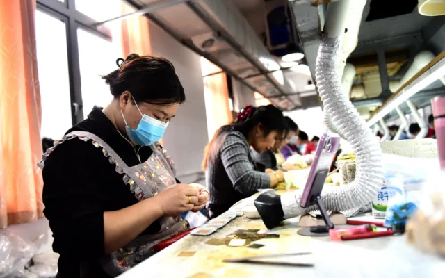 Laba Industri China Cetak Rekor Tiga Bulan Berkat AI