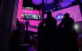 Saham Jio Platforms Melonjak 21 Persen pada Debut Perdana
