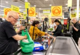 Bank of Canada Naikkan Suku Bunga Pertama Kali dalam Tiga Tahun