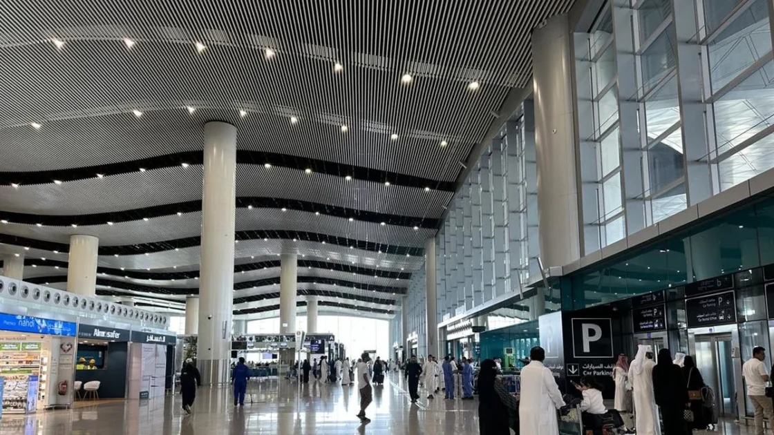 Bandara Riyadh Kembali Buka Usai Diserang Houthi