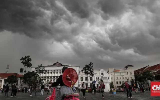 Aceh dan Jawa Waspada Potensi Hujan Lebat dan Angin Kencang