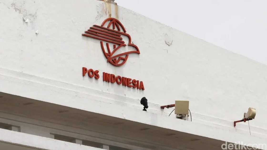 Fitch Pangkas Rating Surat Utang PT Pos Jadi Default