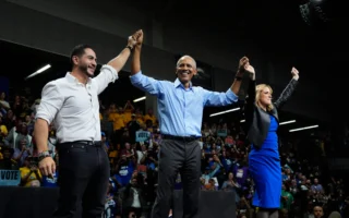 Kritik Tajam Obama pada Trump di Kampanye Ohio dan Michigan