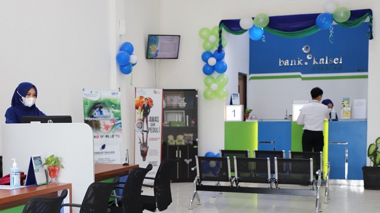 Gaji Pegawai Bank BPD Kalimantan Selatan Berdasarkan Posisi Gaji Pegawai Bank BPD Kalimantan Selatan Berdasarkan Posisi