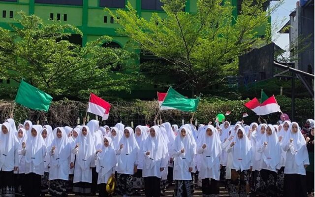 Refleksi Hari Santri, Pesantren Ajarkan Kemandirian Ekonomi