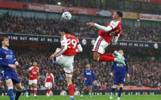 Hasil Liga Inggris: Dua Bek Cetak Gol, Arsenal Dekati City