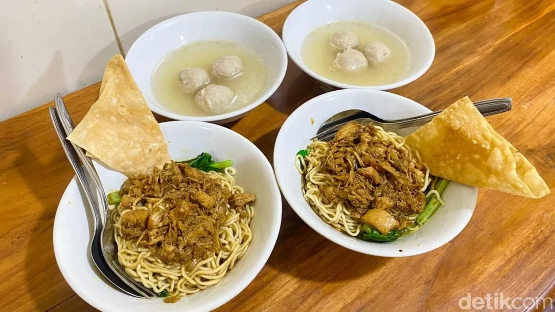 5 Mie Ayam Legendaris di Jakarta Selatan Sejak Puluhan Tahun