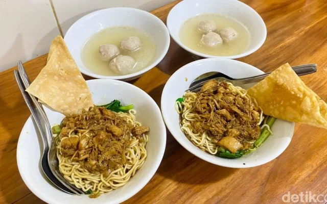 5 Mie Ayam Legendaris di Jakarta Selatan Sejak Puluhan Tahun