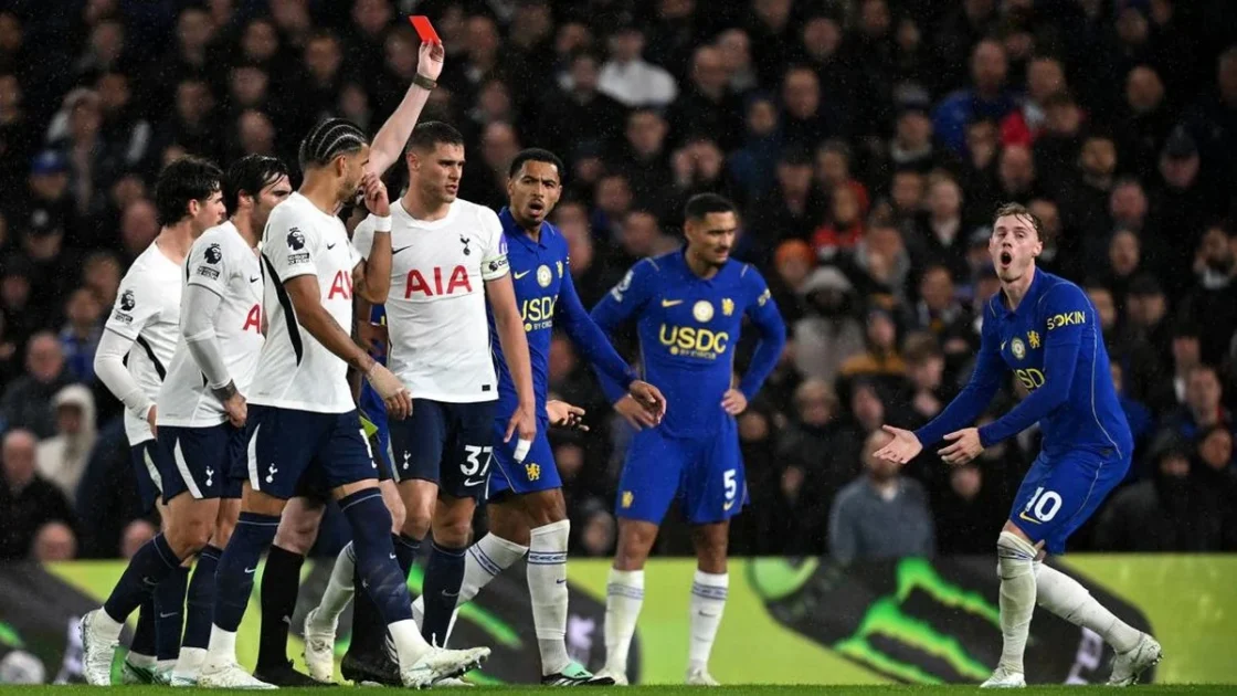 Chelsea Vs Spurs: Palmer Kartu Merah, The Blues Disikat 0-2