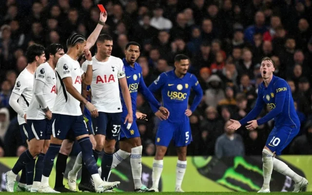 Chelsea Vs Spurs: Palmer Kartu Merah, The Blues Disikat 0-2