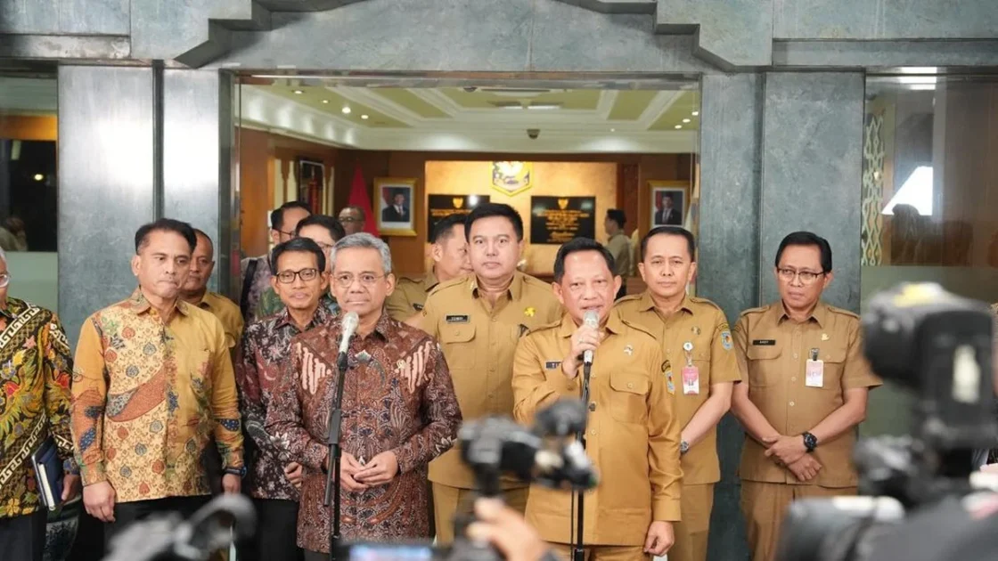 Mendagri-Menkeu Pastikan Anggaran Rehab-Rekon Pascabencana Sumatra