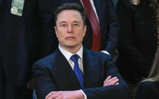 Elon Musk Batasi Starlink untuk Serangan Drone Ukraina