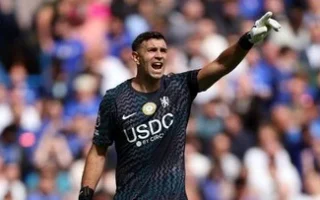 Xabi Alonso Ungkap Kondisi Terkini Kiper Chelsea Emi Martinez