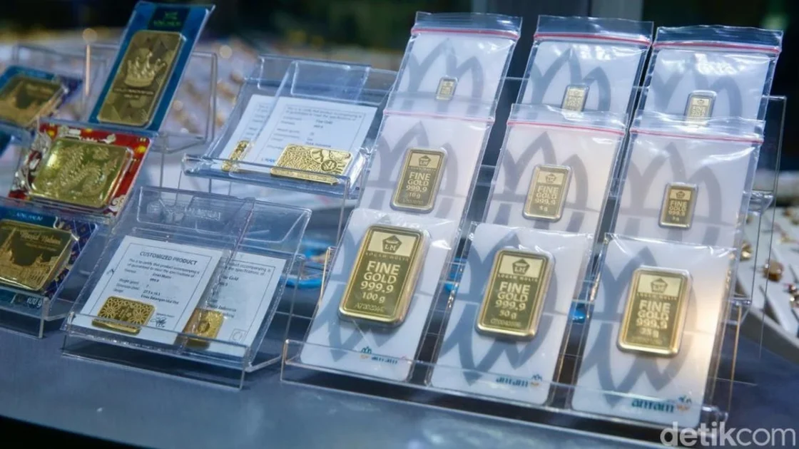 Harga Emas Antam Hari Ini Anjlok Rp 20.000 per Gram