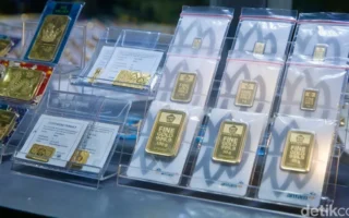 Harga Emas Antam Hari Ini Anjlok Rp 20.000 per Gram