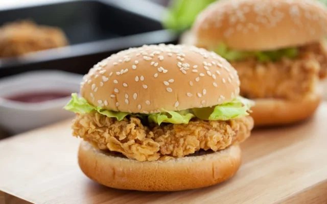 Viral Suami Bawa Pulang Burger Pemberian Bos untuk Istri