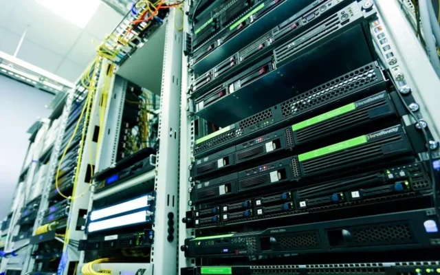 Studi: Seperempat Data Center Dunia Alami Kekurangan Air