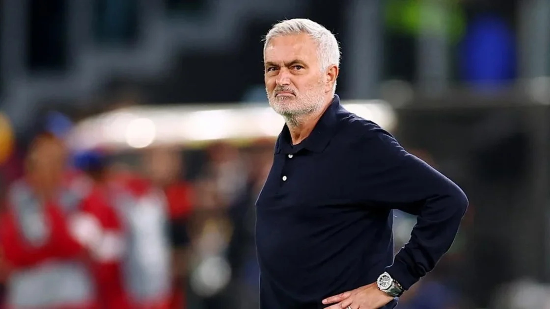 Mourinho Santai Barcelona Lebih Dijagokan Menang El Clasico