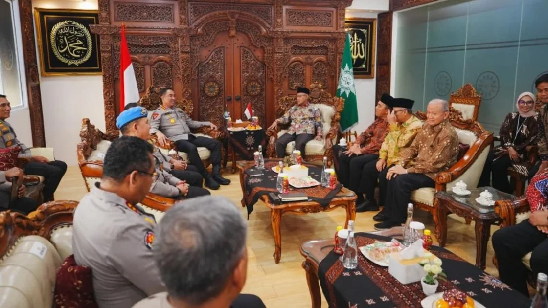 Kapolri Sambangi PP Muhammadiyah dan PBNU Jaga Kamtibmas