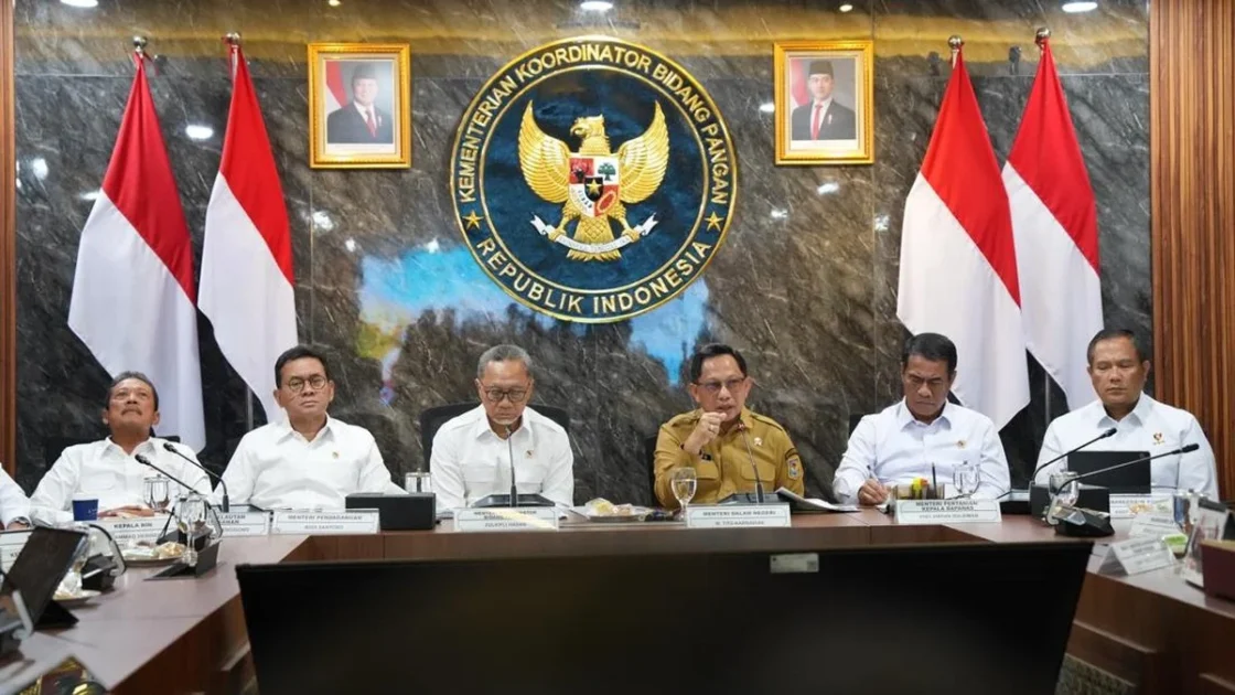 Jelang Nataru, Mendagri Dorong Penyaluran Bansos dan Operasi Pasar