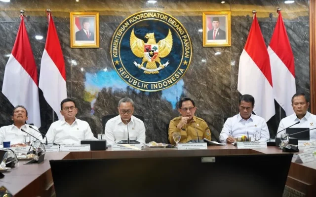 Jelang Nataru, Mendagri Dorong Penyaluran Bansos dan Operasi Pasar