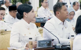 OJK Sebut Fundamental Kuat, 74 Persen Emiten Cetak Laba