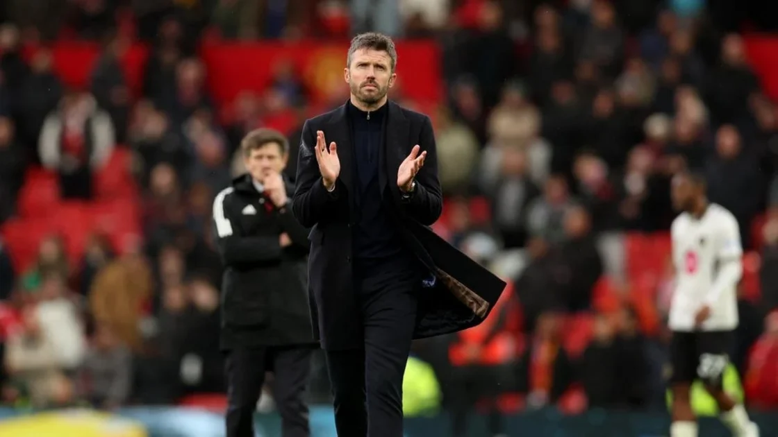 Reaksi Kontras Suporter MU pada Carrick dan Pemain