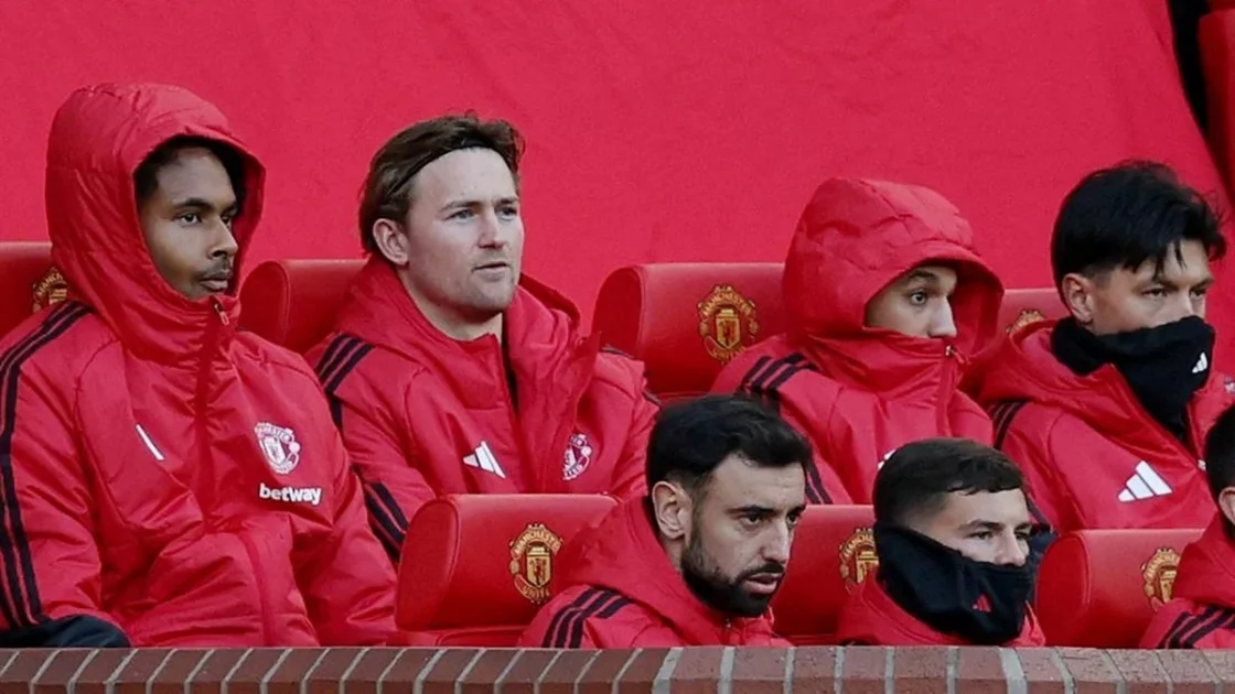 Carrick Dituding Sengaja Permalukan Fernandes di MU