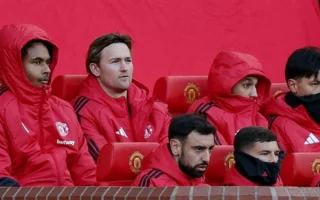 Carrick Dituding Sengaja Permalukan Fernandes di MU