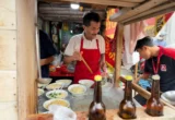 Mie Ayam Donoloyo: Langganan Bebi Romeo dan Laris Manis