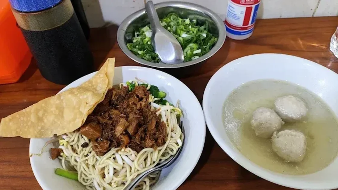 5 Mie Ayam Favorit Artis Indonesia yang Lezat dan Murah