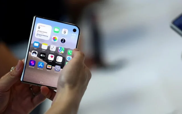 Respons Apple soal Isu Layar iPhone Duo Mengalami Keretakan
