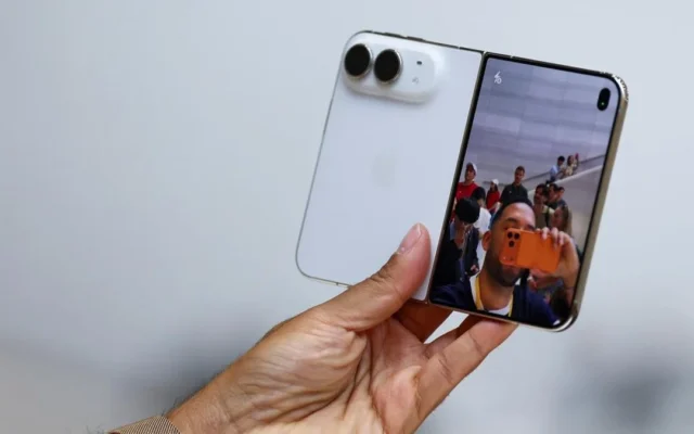 Bos Apple Pastikan Ketersediaan iPhone Duo di Toko Ritel