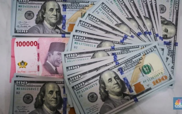 Rupiah Melemah ke Rp18.045 per Dolar AS pada 22 Oktober