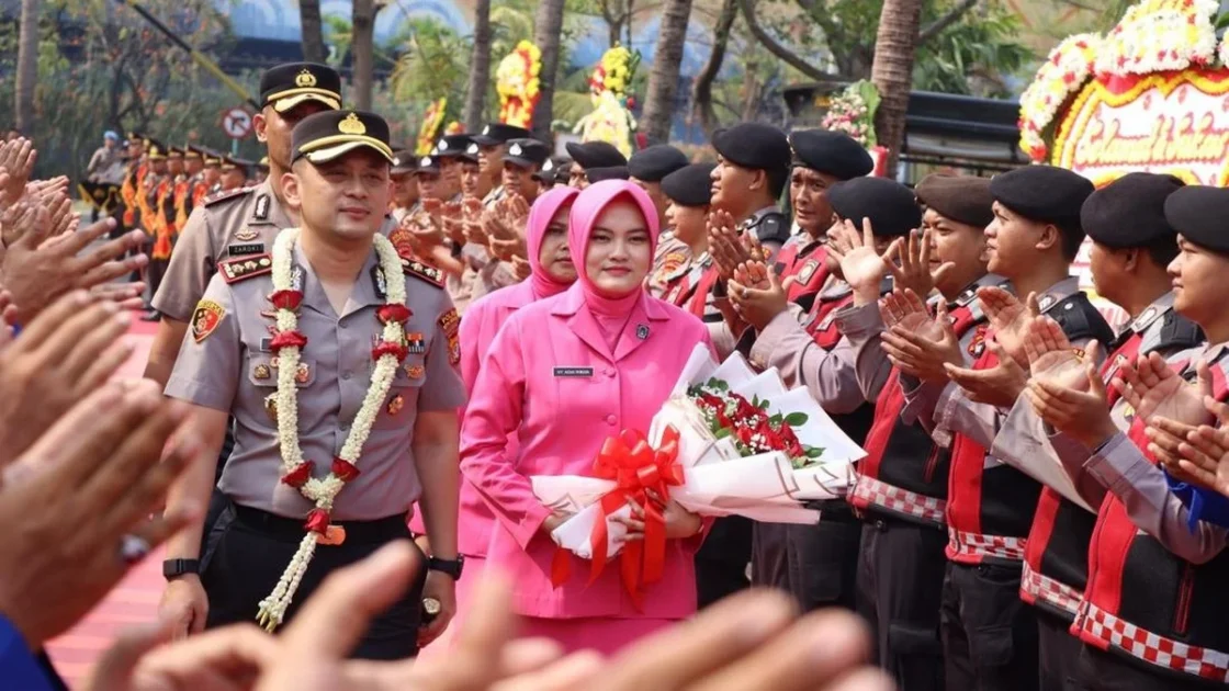 Polres Kepulauan Seribu Gelar Parade Sambut Kapolres Baru
