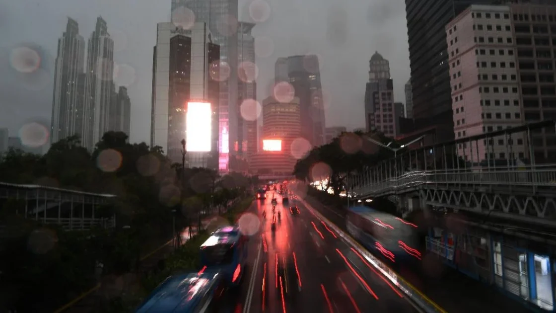 BMKG Prediksi Musim Hujan Mundur 30 Hari Akibat El Nino