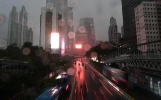 BMKG Prediksi Musim Hujan Mundur 30 Hari Akibat El Nino