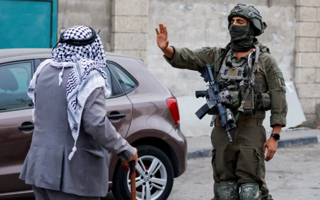 Warga Palestina Terluka dan Ditangkap dalam Razia di Tepi Barat