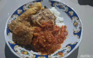 7 Rekomendasi Warung Sego Sambel Surabaya Murah dan Enak