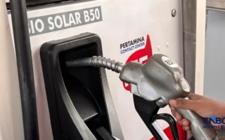 Bahlil Ungkap Banyak Mobil Tambang dan Perkebunan Antre BBM Subsidi