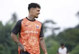 Shin Tae Yong Beri Kode Andalkan Pattynama dan Fajar