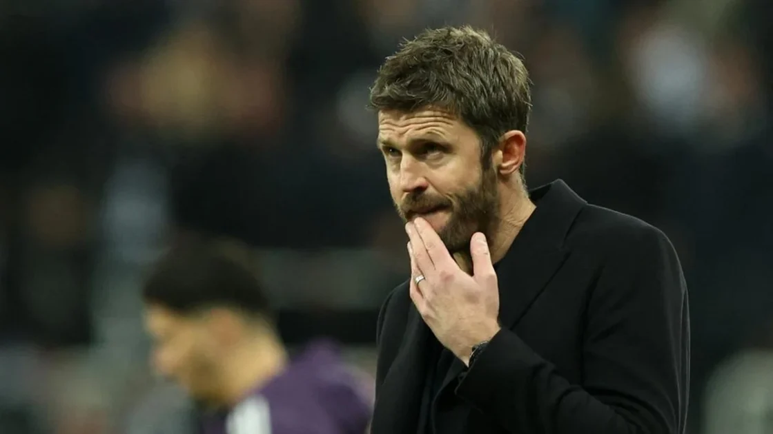 Manchester United Bakal Pecat Michael Carrick dalam Hitungan Hari