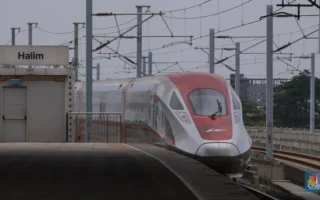 Tiga Tahun Kereta Cepat Whoosh Angkut 18,2 Juta Penumpang