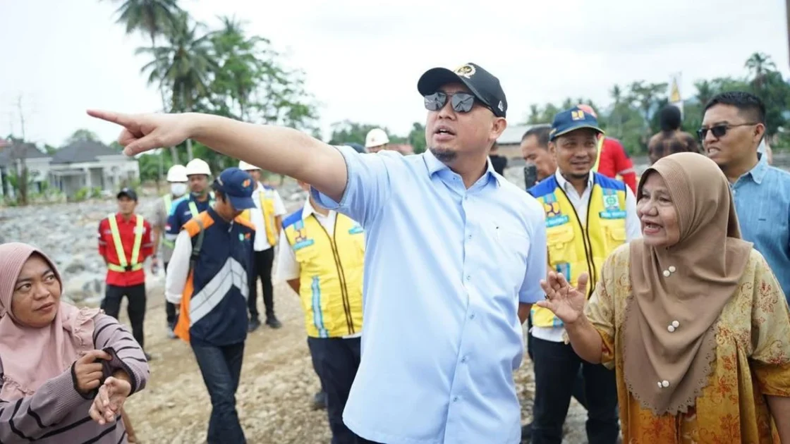 Andre Rosiade Pantau Pemulihan Pascabanjir di Padang